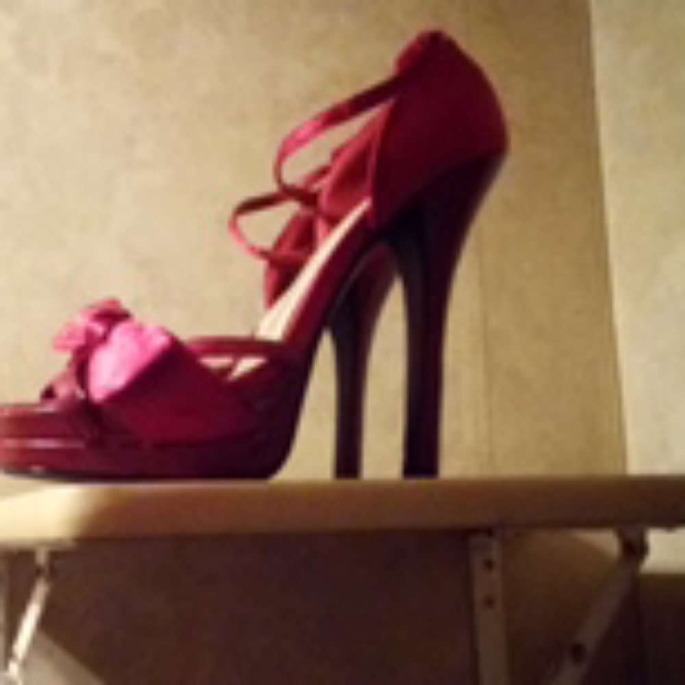 Paprika heels